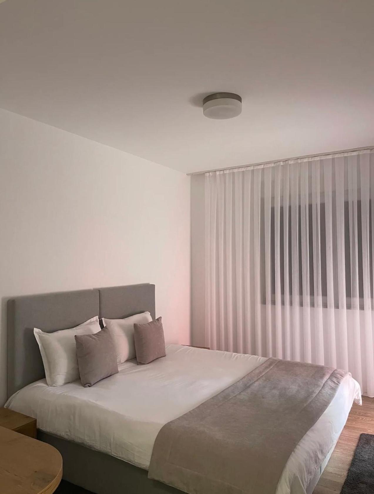 Airstay Pristina Habitación foto