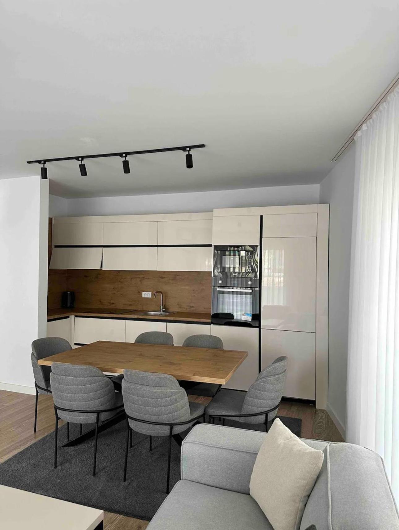 Airstay Pristina Habitación foto